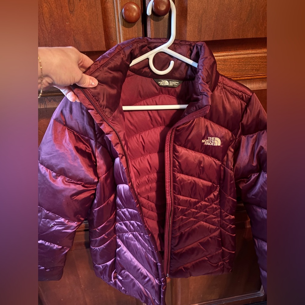 The North Face Aconcagua Jacket Women Medium Burgundy Goose Down Puffer